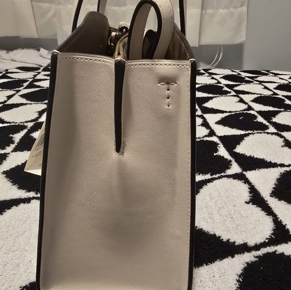 Brand New with Tags Coach Charlie Carryall 28 in Signature Leather - Picture 3 of 14